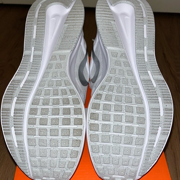 Nike Women’s Run Swift 3 Running Shoes - Picture 14 of 14